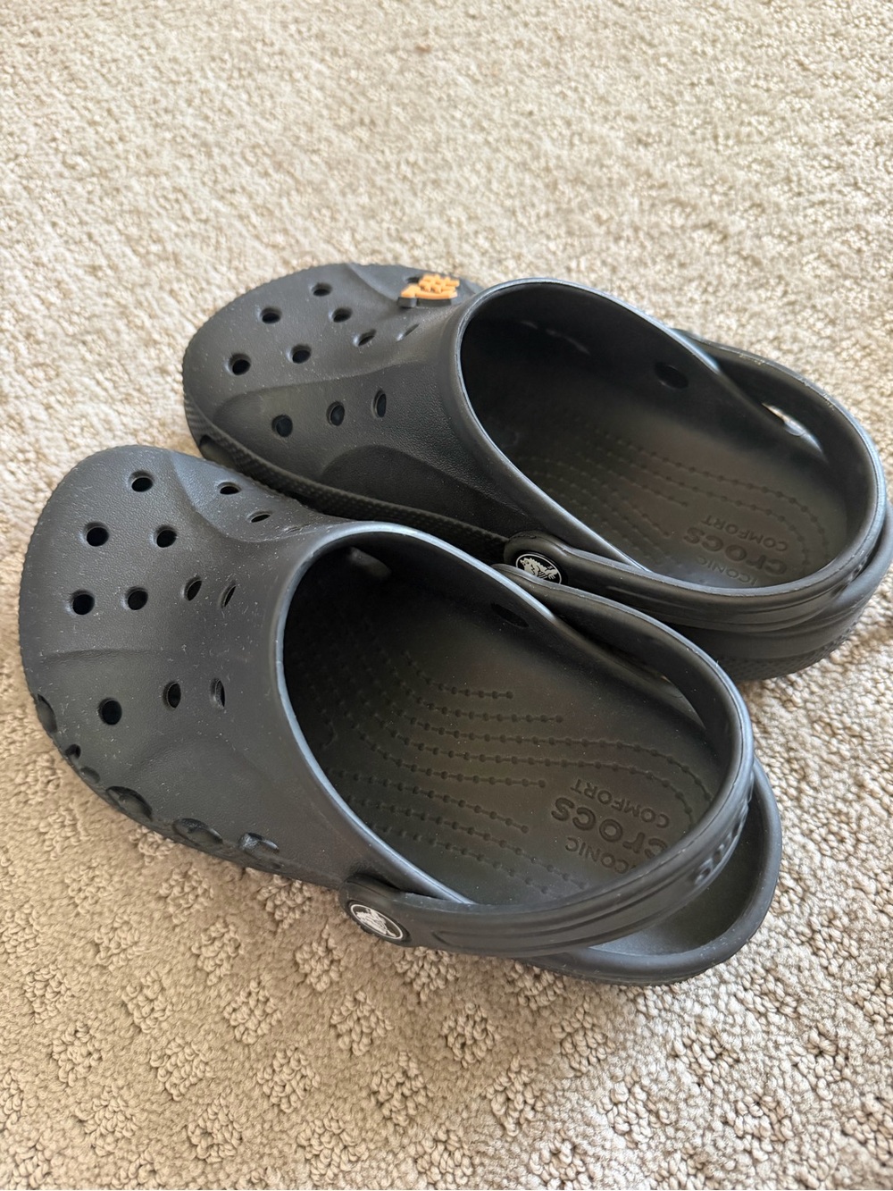 Kids CROCS Sz 2 - Picture 2 of 4